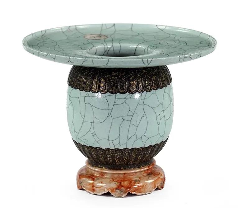 A  Chinese Qing Dynasty   Porcelain Vase (1 of 7)