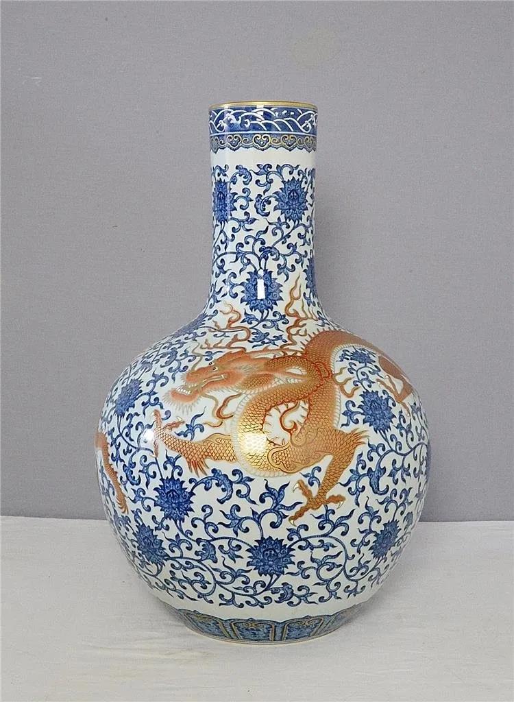 Chinese porcelain Ming-style sancai glazed censer with lobed sides (1 of 9)