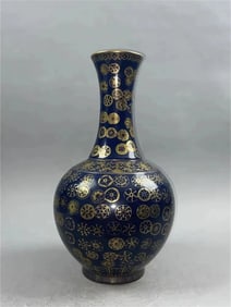 Chinese Qing dynasty qianlong Mark porcelain black vase