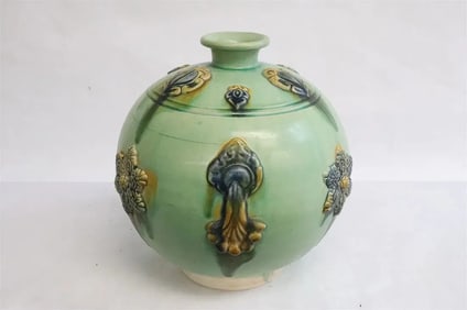 Chinese Tang Dynasty three color Porcelain vase