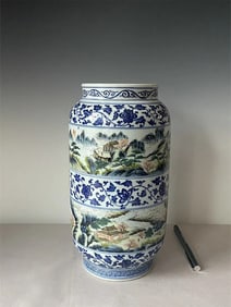 Chinese bule and white porcelain with Qianlong Period Mark of the Qing Dynasty