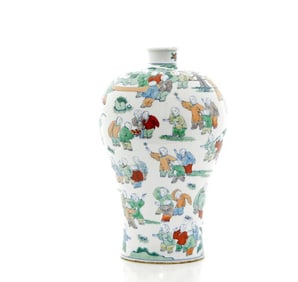 A Fine Chinese hundreds of Boys theme Vase