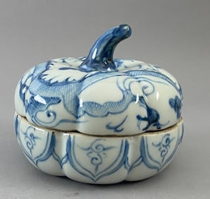 Asian Chinese Blue and white porcelain dragon pattern treasure box