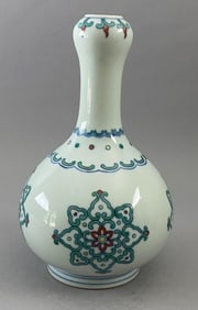Chinese Qing Dynasty Guanruo Tulip-shaped porcelain Bottle