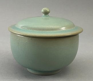 Chinese Song Dynasty style Bean Green Glaze Small Covered porcelain Bowl