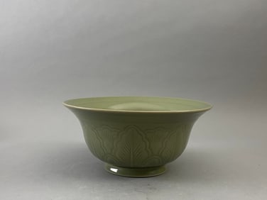 Chinese Song Dynasty Longquan Kiln Glaze Patterned porcelain Bowl