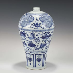 Chinese Yuan Dynasty Blue and White Duck Porcelain Vase