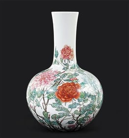 A Chinese Qing Dynasty Yongzheng period mark Famille Rose Porcelain Peony Vase.