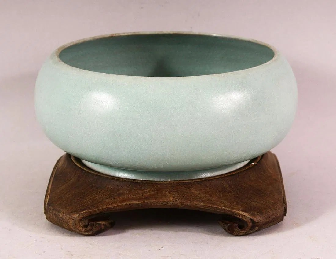 A CHINESE SONG Dynasty STYLE POTTERY CELADON BOWL & STAND (1 of 4)
