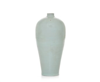 Chinese Song Dynasty style exquisite fine porcelain vase