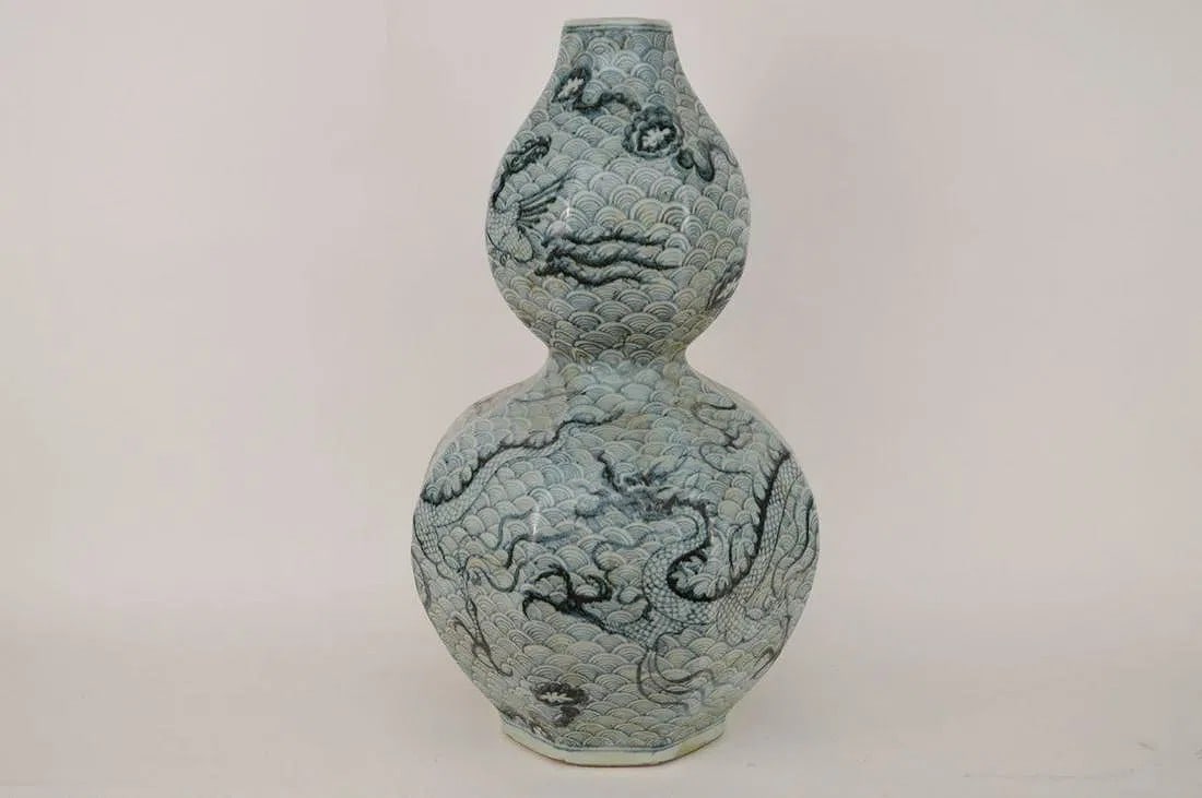 CHINESE PORCELAIN GOUARD FORM VASE with Ming Dynasty style (1 of 8)