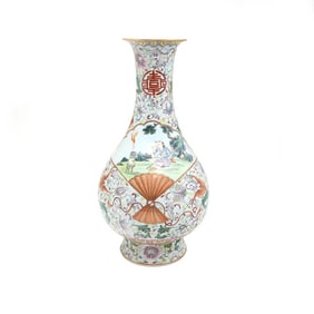 A Chinese Famille Rose Porcelain Vase.