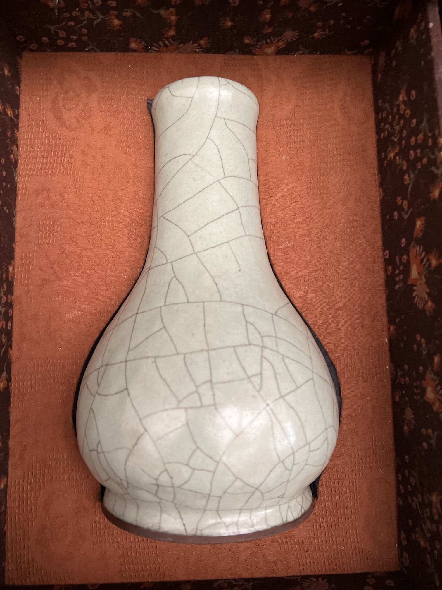 Chinese Guan-Type Crackle-Glazed Vase Song Dynasty Imperial Style (1 of 12)