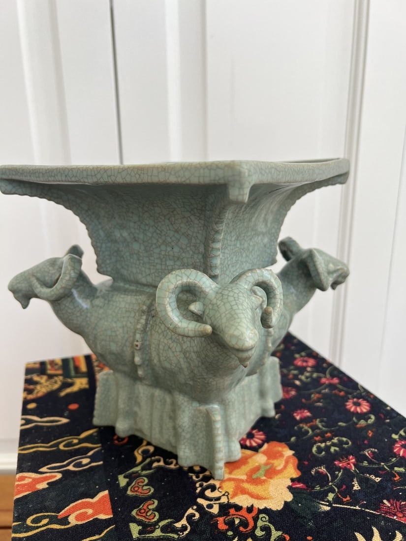 Exceptional Chinese Ge Ware Style Celadon Ram-Head Square Ritual Vessel (Fang Zun), Crackle Glaze (1 of 16)