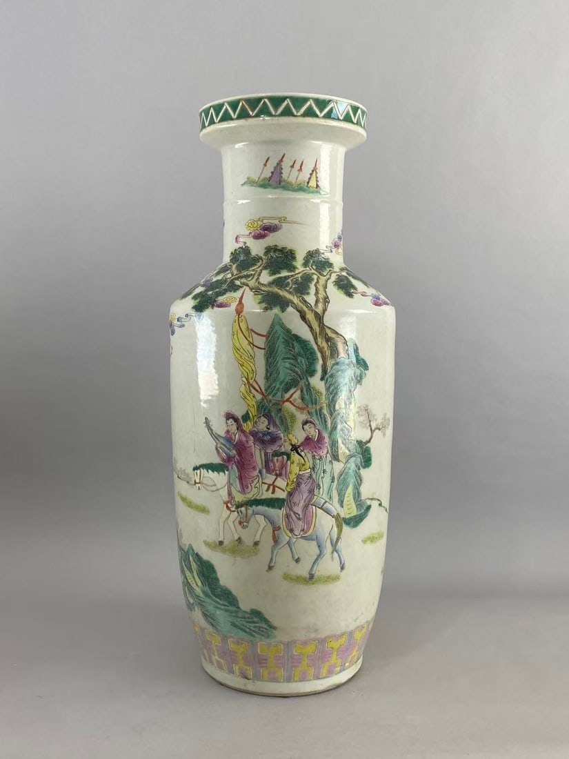 Chinese Asian porcelain: Photo was taken under natural light. Size please refer to the reference