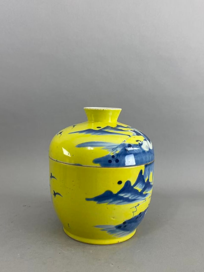 Chinese Asian porcelain: Photo was taken under natural light. Size please refer to the reference