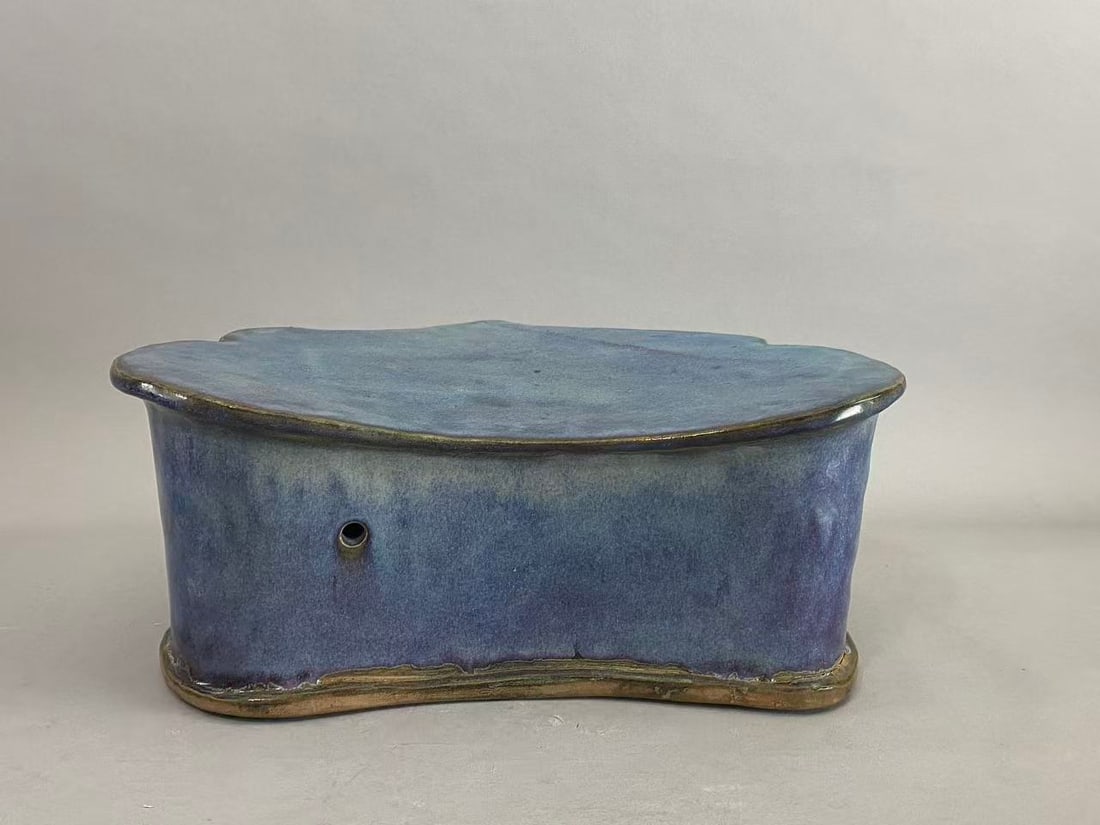 Chinese Asian porcelain: Photo was taken under natural light. Size please refer to the reference