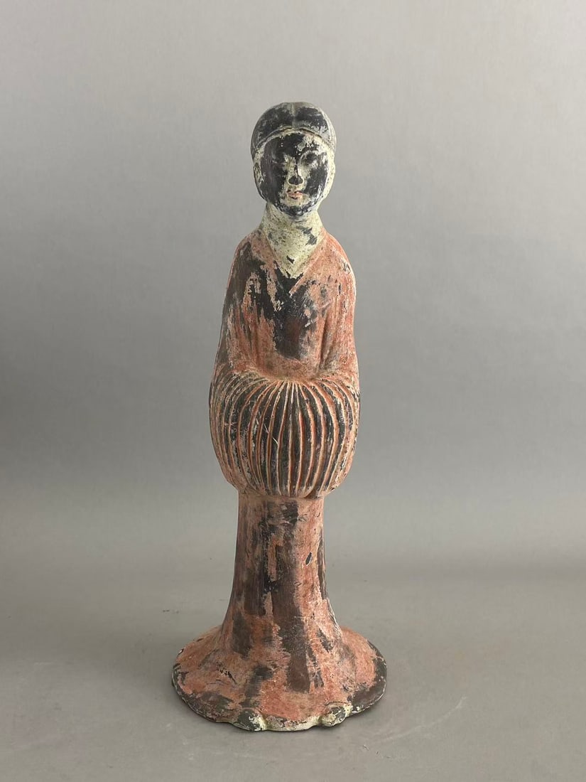 Chinese Asian porcelain: Photo was taken under natural light. Size please refer to the reference