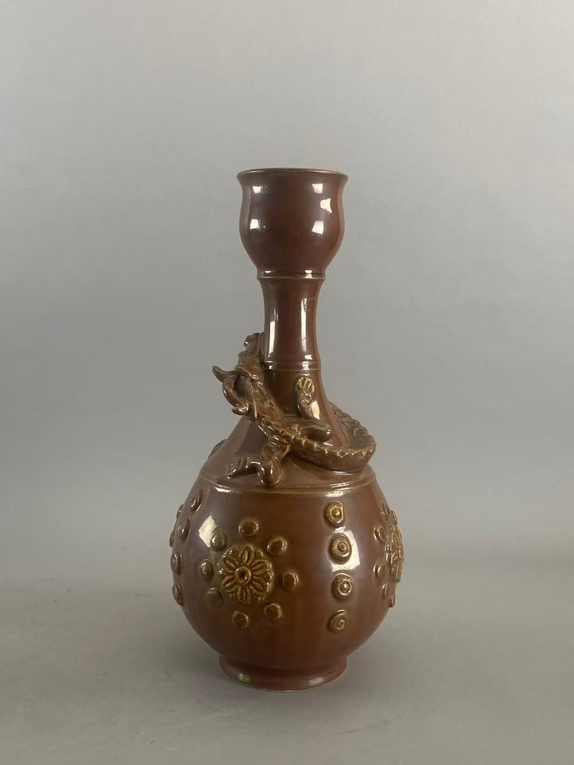 Chinese Asian porcelain: Photo was taken under natural light. Size please refer to the reference