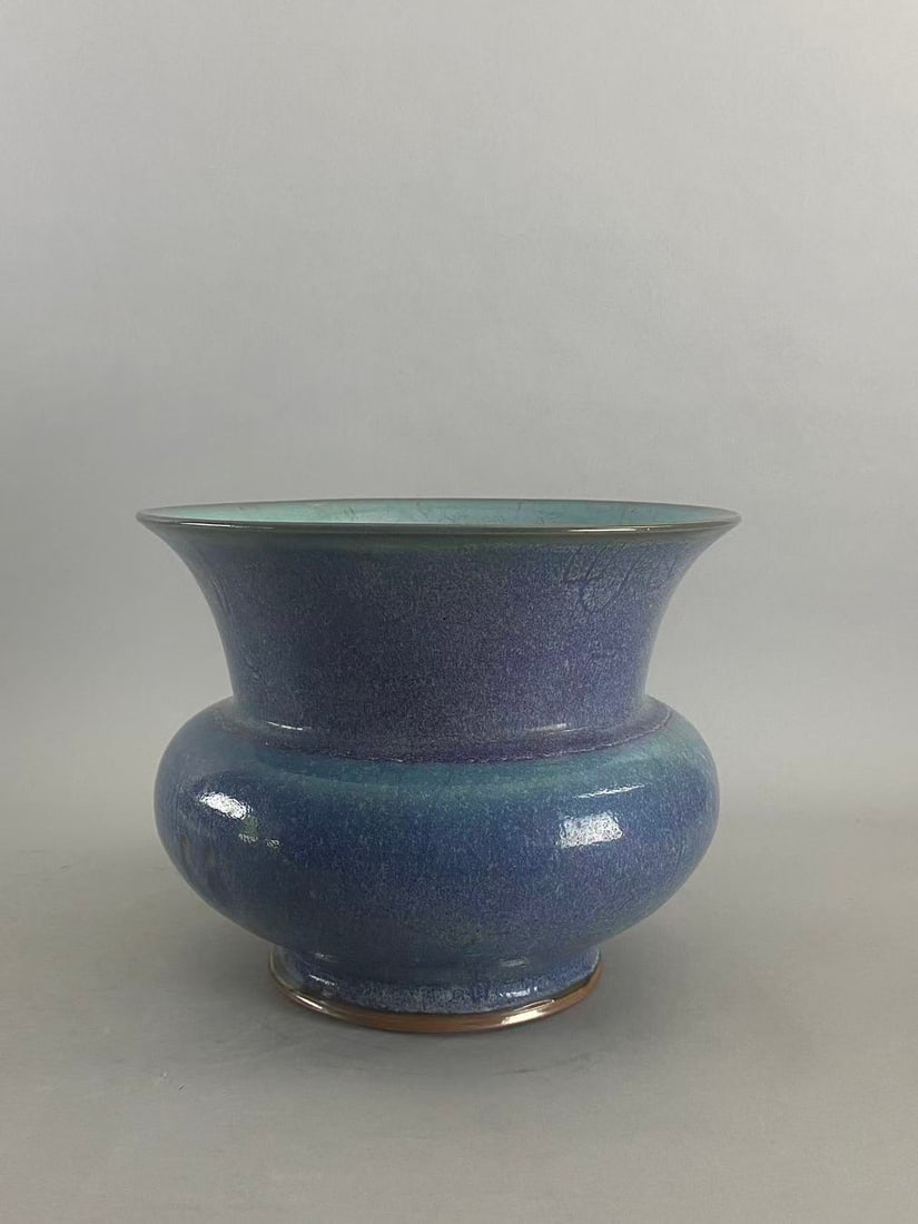 Chinese Asian porcelain: Photo was taken under natural light. Size please refer to the reference