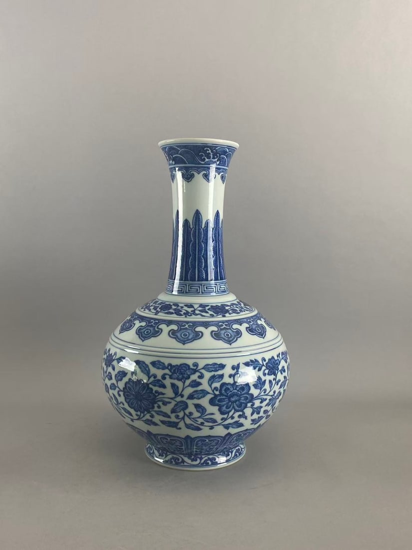 Chinese Asian porcelain (1 of 6)