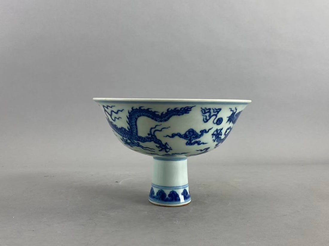 Chinese Asian porcelain: Photo was taken under natural light. Size please refer to the reference