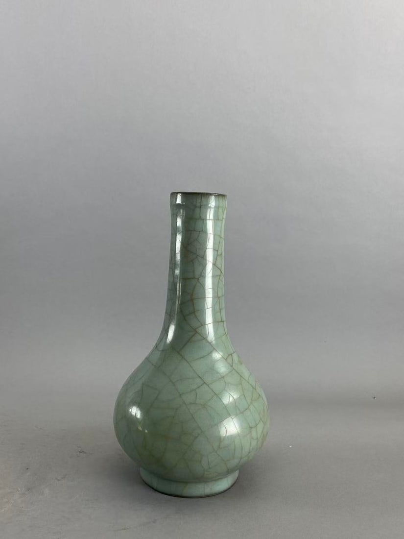 Chinese Asian porcelain: Photo was taken under natural light. Size please refer to the reference