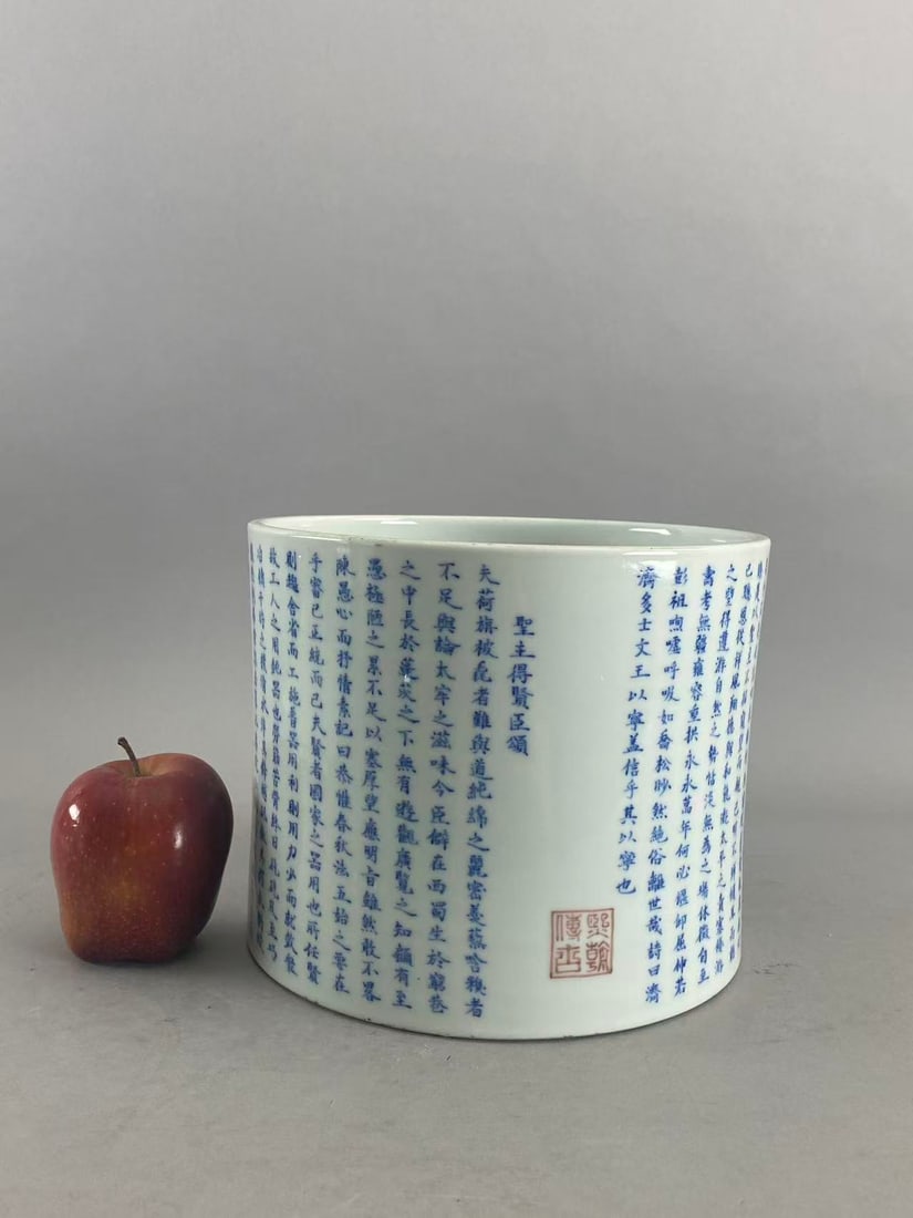 Chinese Asian porcelain: Photo was taken under natural light. Size please refer to the reference