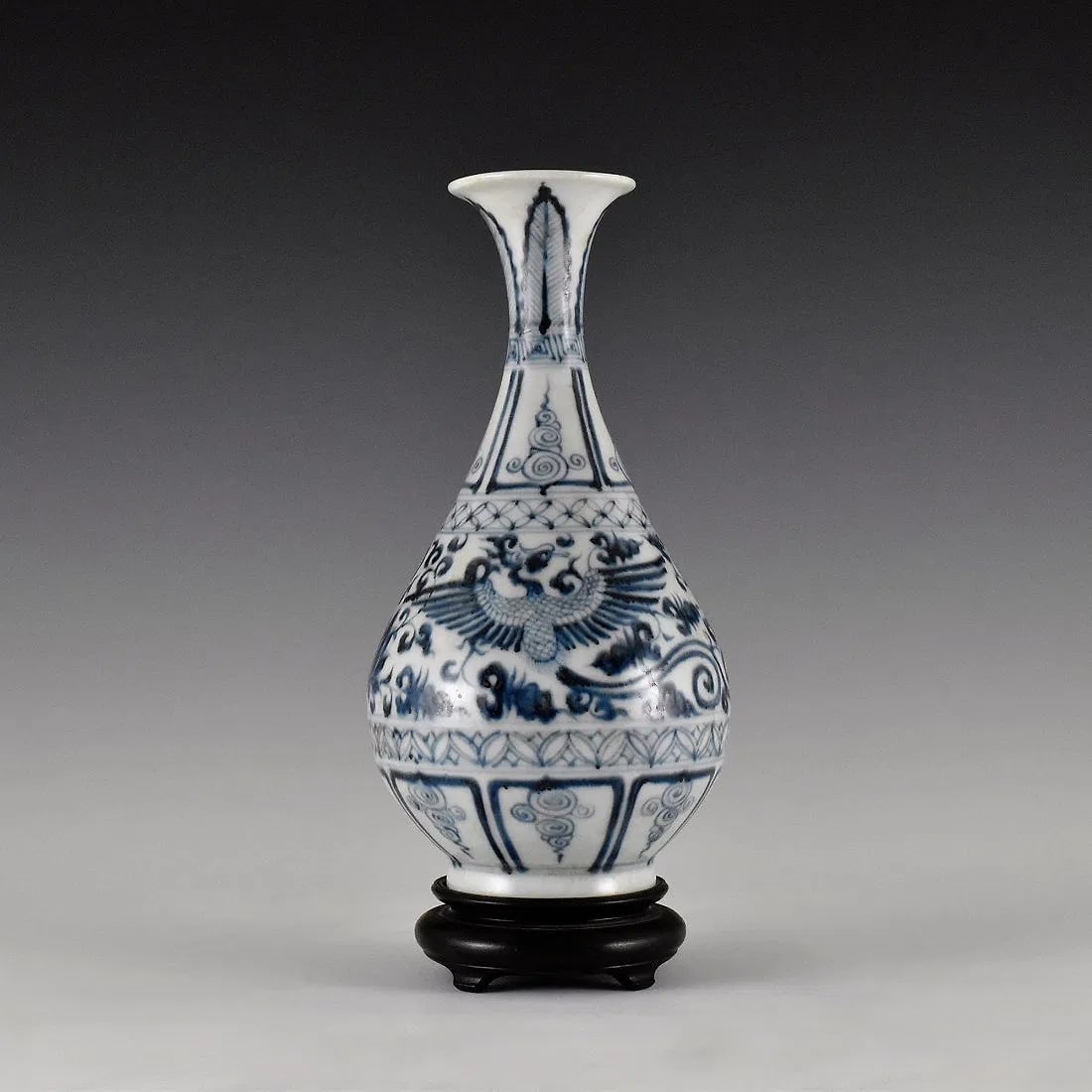 Chinese Yuan Dynasty fine potted YuHuChun shape porcelain vessel: Yuan Dynasty, finely potted in Chinese traditional YuHuChun shape vessel, 'the pear shaped' bottle vase, a bottom-heavy body tapered gracefully to slender waisted neck flaring at the rim, supported on