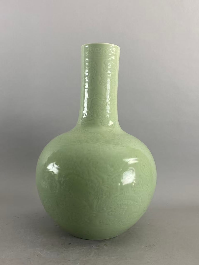 Chinese Asian porcelain: Photo was taken under natural light. Size please refer to the reference