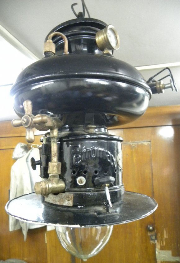 PRE 1940 GERMAN HANGING PETROMAX LAMP No. 834 PRESSURE (1 of 10)