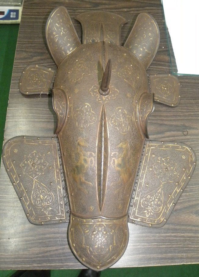 PRE1940 EUROPEAN MILITARIA HORSE WAR HELMET MASK 2HORSE (1 of 7)