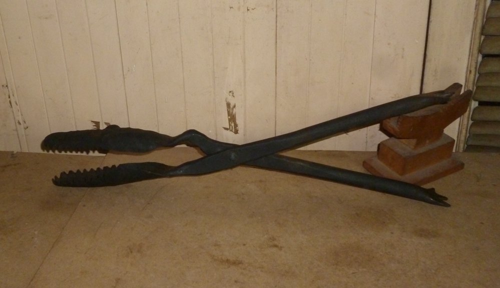 TORTURE PLIER CROCODILE HAND MADE DETAILED WORK