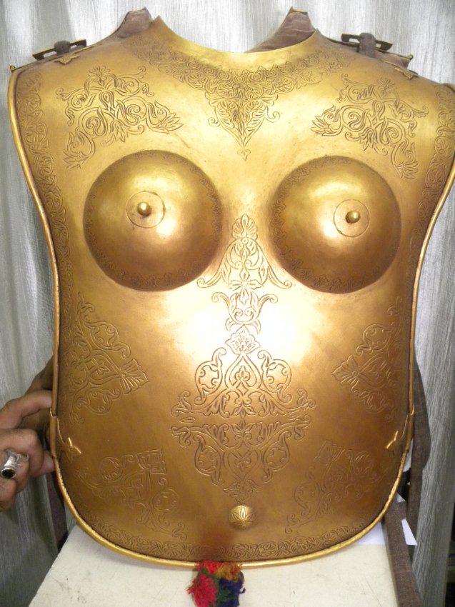 RARE FEMALE WARRIOR CUIRASS 2 PLATES FLYING HORSE FIGS (1 of 5)