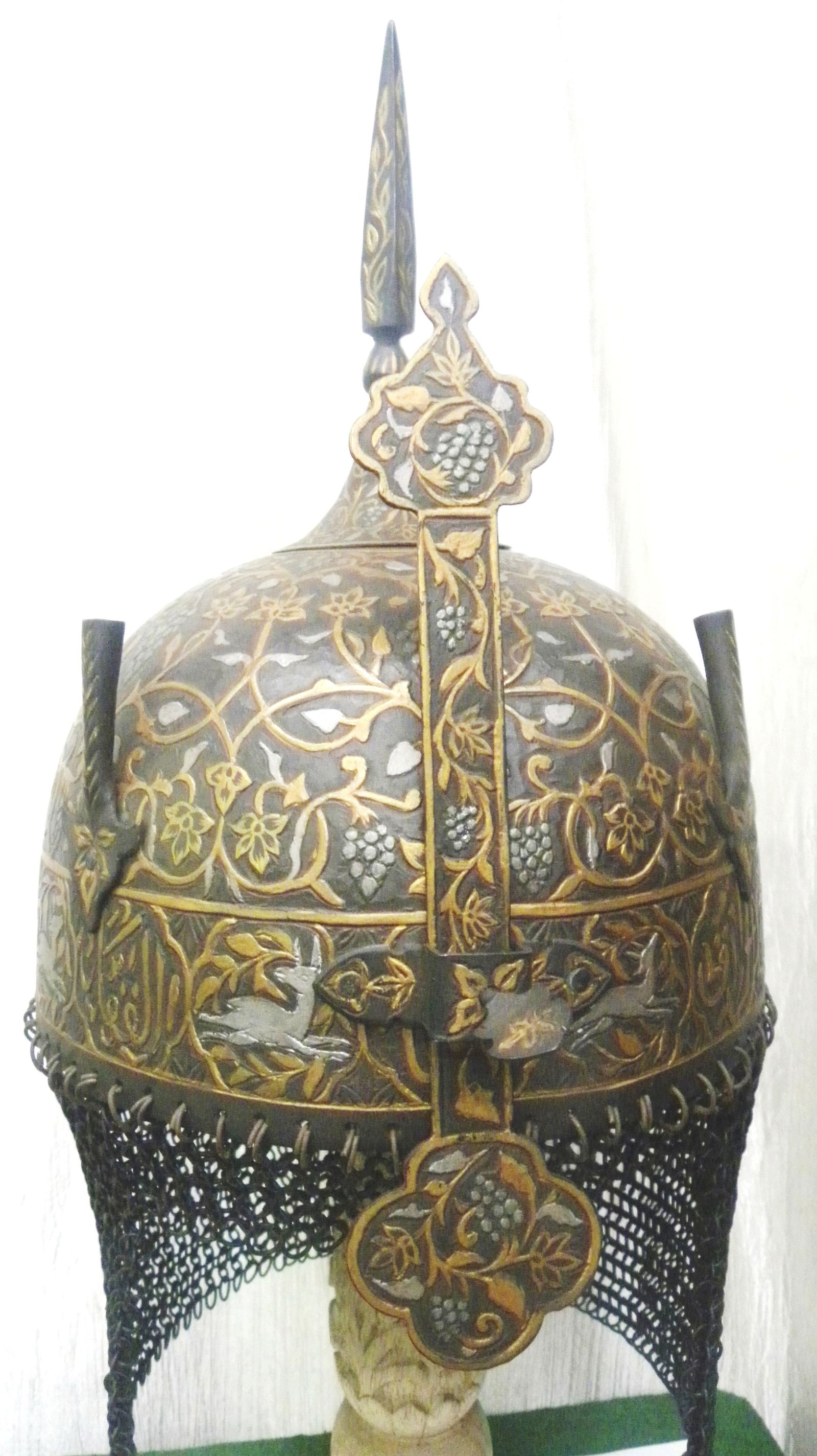 ARMOUR PERSIAN WARRIOR HELMET(MUSEUM LEVEL ARABIC INSCRIPTION SKULL LAVISH FLOWER MOTIFS BRIRD: ARMOUR PERSIAN WARRIOR HELMET(MUSEUM LEVEL ARABIC INSCRIPTION SKULL LAVISH FLOWER MOTIFS BRIRD RARE STUNNING ARMOUR PERSIAN WARRIOR HELMET. Made : Hand forged steel , hand hammered and hand chiseled ,