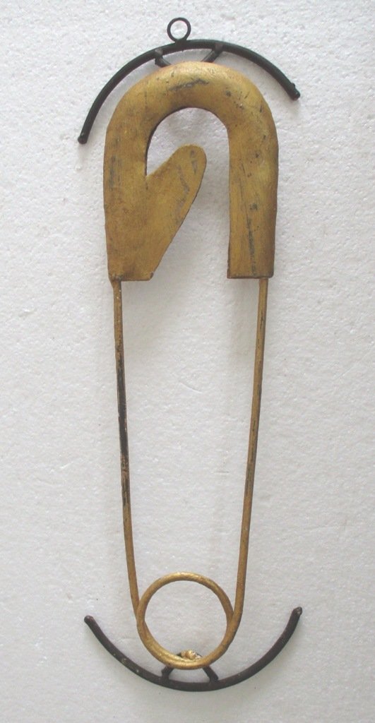 Iron safety pin trade store display advertisement sign (1 of 7)