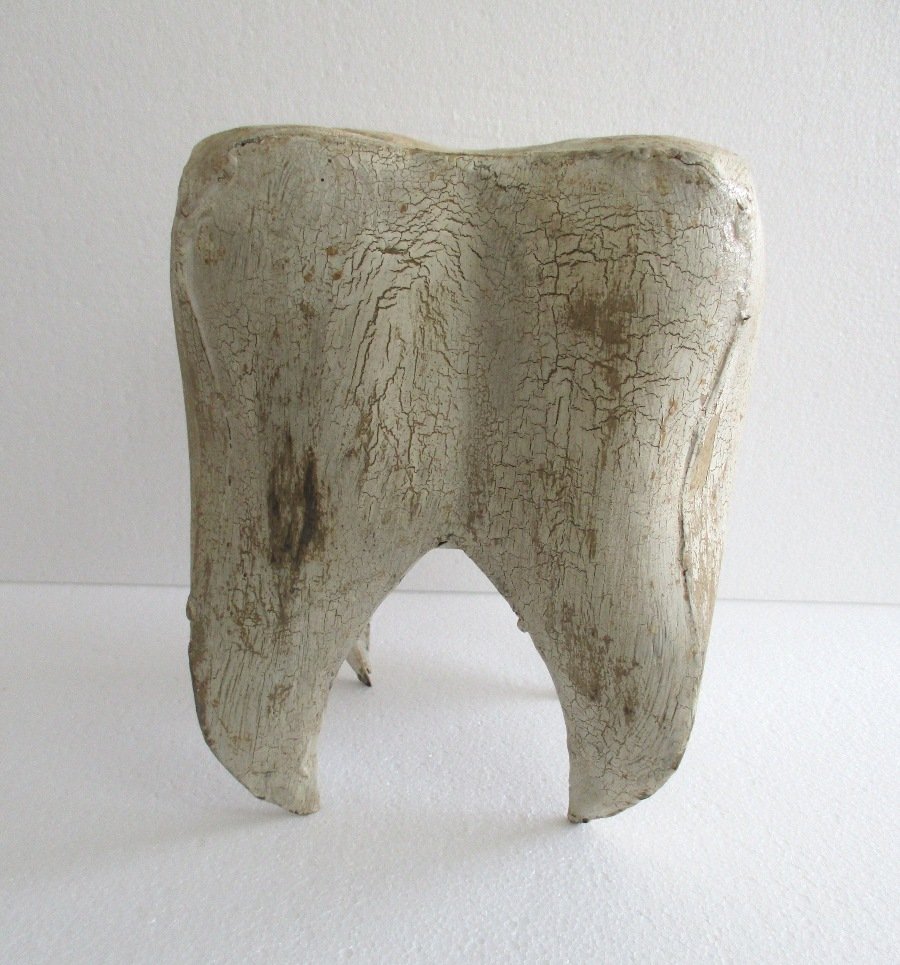 IRON TOOTH ADVERTISEMENT TRADE SIGN DENTIST: Hand made iron tooth advertisement sign with fine details . Dentist's trade sign tooth is made with fine details . Approximate size is 10.25 x 7.00 x 7.00 inch .