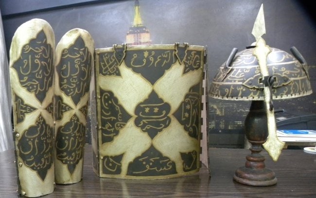 ARMOR RARE SET PERSIAN WARRIO HELMET & HAND GUARDS & 4 SIDED CHEST PLATES (1 of 10)