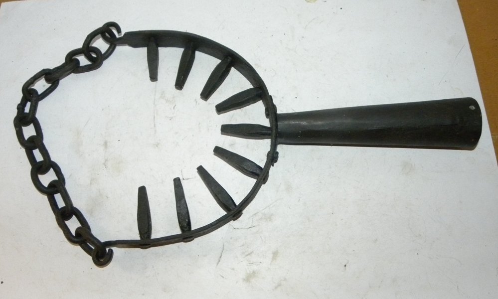 SLAVE TRANSPORT COLLAR WITH SPIKES INSIDE HAND MADE OF STEEL (1 of 8)