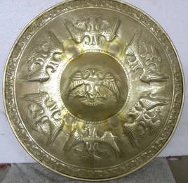 ARMOR MUSEUM COLLECTION LEVEL BRASS WARRIOR SHIELD EAGLE 8 FIGURES EMBOSSED ALL SIDES OF SHEILD