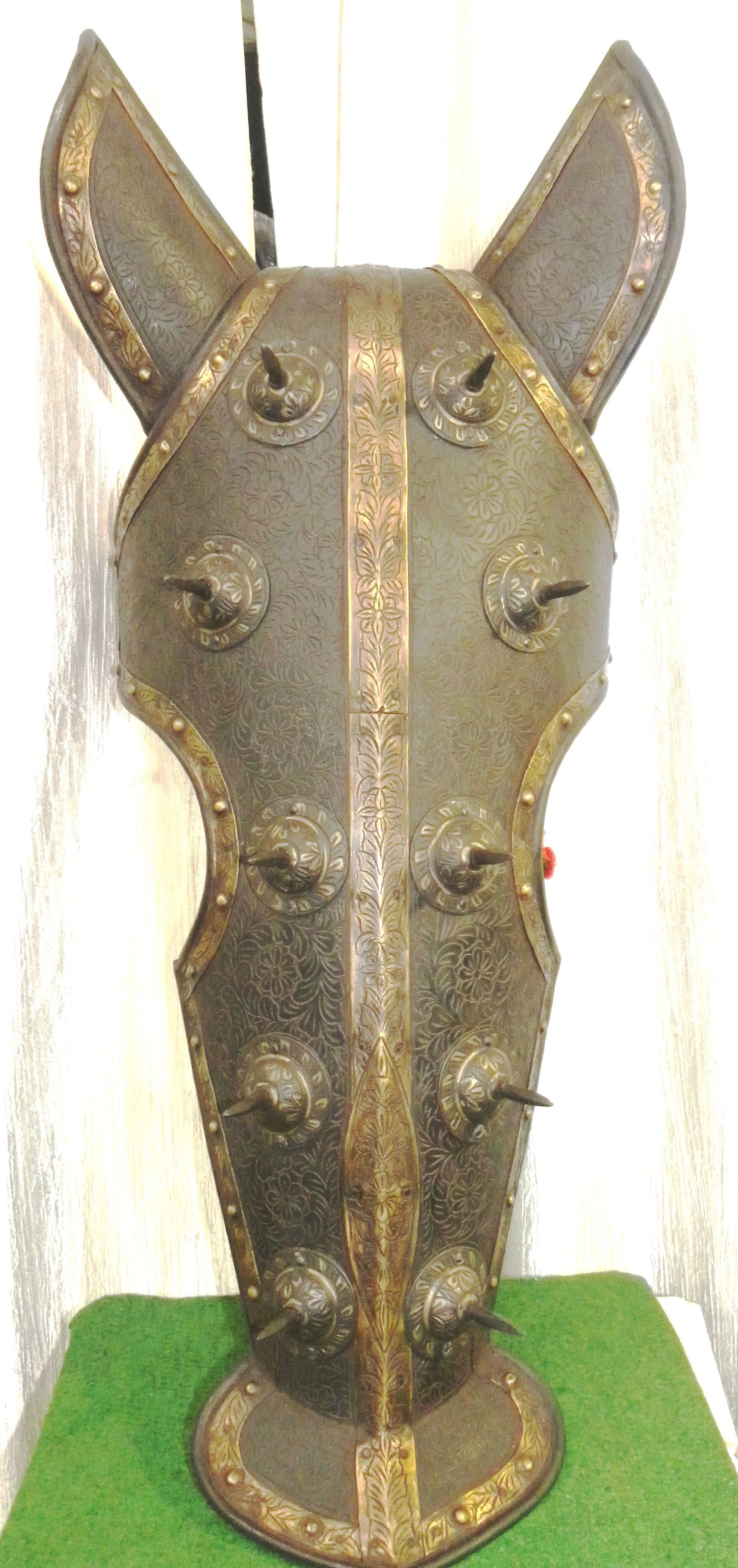 ARMOR PERSIAN /MUGHL WARRIOR'S HORSE FACE MASK 10 SPIKES BRASS STRIP DECORATION 25 INCHES LONG (1 of 9)