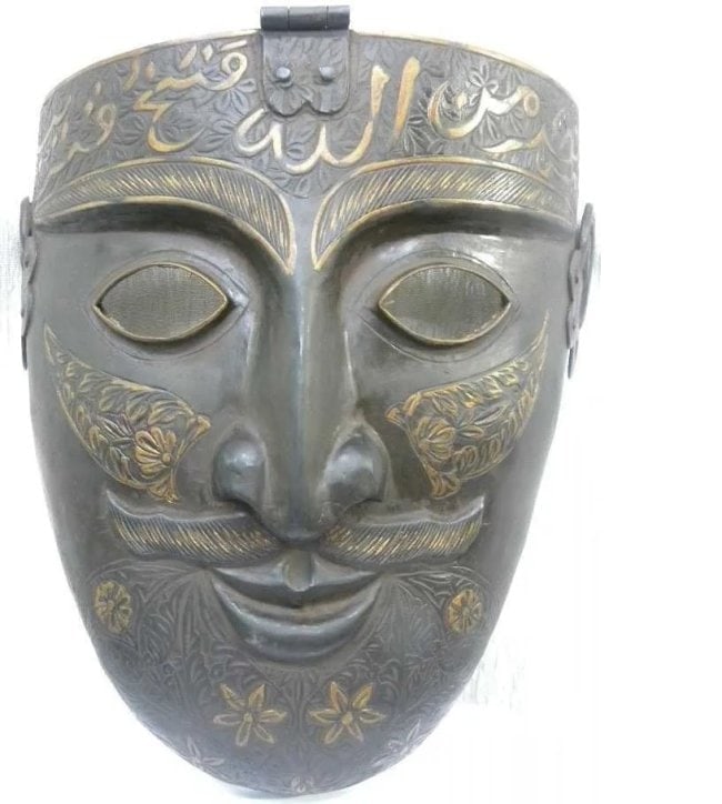 WARRIOR FACE MASK ARABIC INSCRIPTION SURFACE LAVISH CHISELED FLOWER MOTIFS (1 of 5)