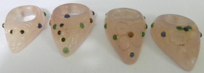 VINTAGE RING ARCHERY ARCHER THUMB RING ASIAN JADE QUARTS JEWLS STUDDED SET OF 4: RARE RING ARCHERY ARCHER THUMB RING ASIAN JADE JEWELSRARE RING ARCHERY ARCHER THUMB RING ASIANJADE JEWELSProvince : Asian. Asian gem stone archer thumb ring. Similar rings were used Archery in south E