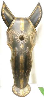 ARMOR MUSEUM LEVEL PERSIAN MILITARY WARRIOR HORSE MASK SANKE FIG. 3 SPIKE: Province : Indo Persian. Made : Made of hand forged steel , hand hammered and hand chiseled. Central panel: The center has hand engraved spike .Figs: Two hand engraved snake live size figures.3 Vertic