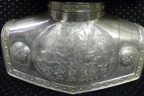 ARMOR MUSEUM LEVEL PERSIAN STYLE WARRIORS CHEST PLATE SILVER CHISELED 2 KINGS ON HORSE WITH SWORD: ARMOR MUSEUM LEVEL PERSIAN STYLE WARRIORS CHEST PLATE SILVER CHISELED 2 KINGS ON HORSE WITH SWORDARMOR PERSIAN WARRIOR CHEST PLATE SILVER PLATED CHISELED 2 KNGS FIGHT ON HORSE WITH SWORDS AND IN TRADI