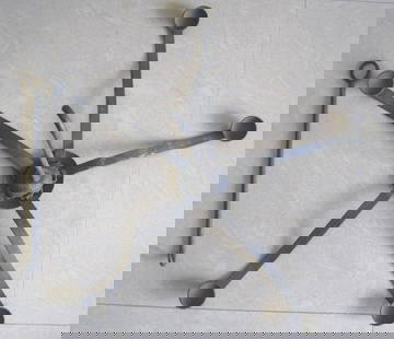 Iron candle holder chandelier folding , for 5 candles: Iron candle holder chandelier folding , for 5 candles . Size when open : 23.00 x 23.00 x 28.50 inch .Ref : 246 .