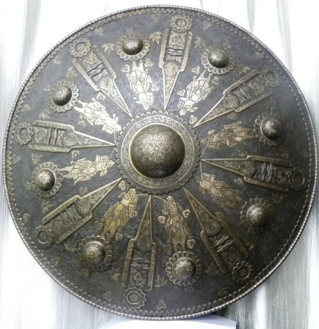 Ancient Antique Engraved Metal Shield Large Size Original 8 Dagger Inserted (1 of 13)