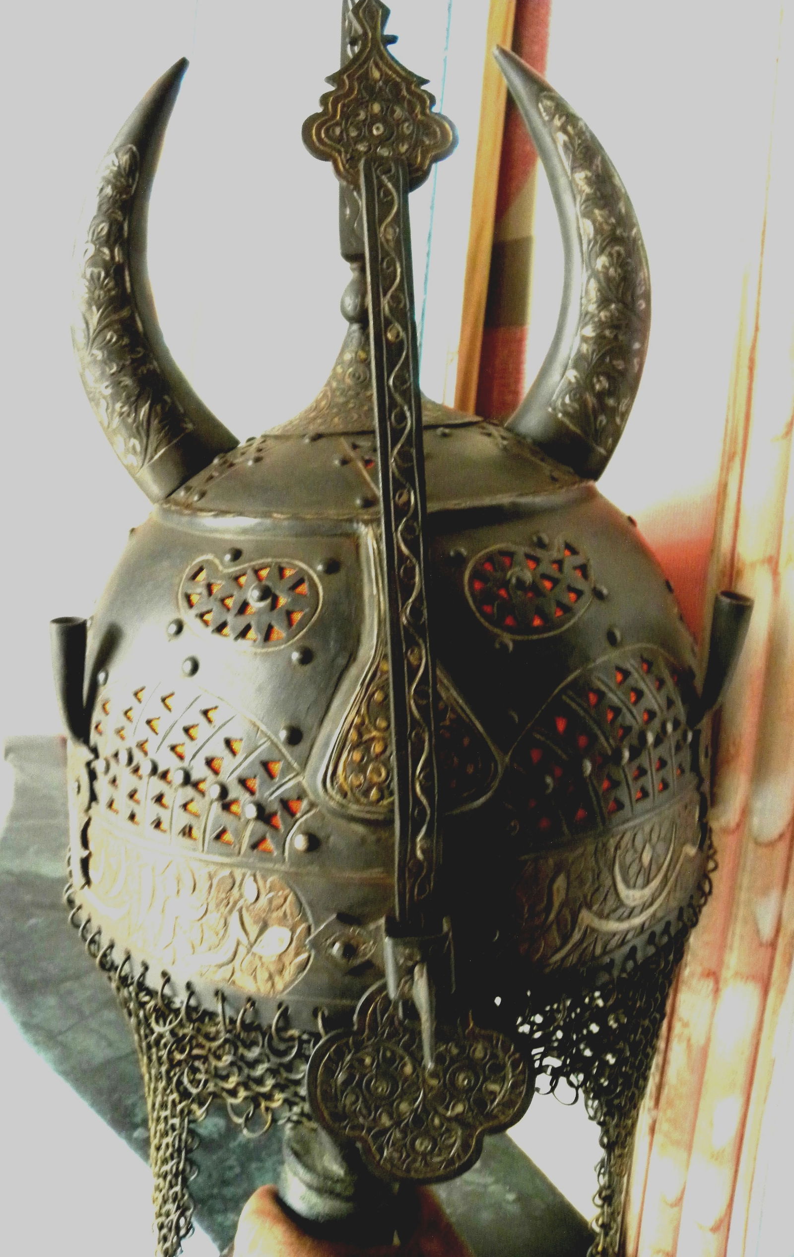 ANICENT ANTIQUE HORN HELMET DEMON DEVIL FACE 2 HORNS & CUT HOLES DESIGN MOVABLE NASAL GUARD (1 of 9)