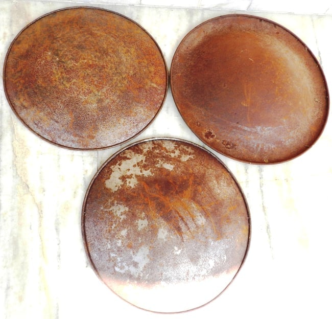 ANICENT SET OF 3 SHIELDS CORRODED CIRCULAR AGED WROUGHT IRON WITH OXIDATION PATINA (1 of 7)