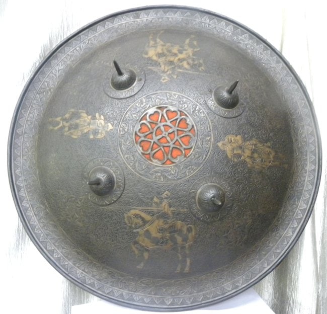 AUTHENTIC OLD STOCK ANTIQUE ORNATE SHIELD 4 EUROPEAN FIGS ON HORSE WITH SPEAR ENGRAVED (1 of 9)